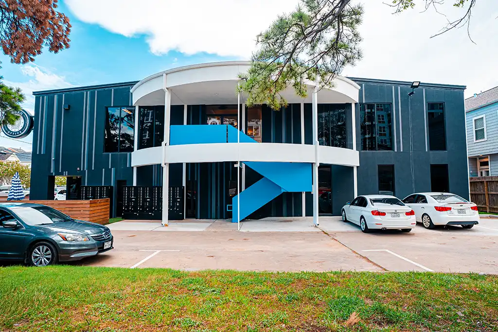 1100 West 23rd Urban Office by Yellow Crown Construction