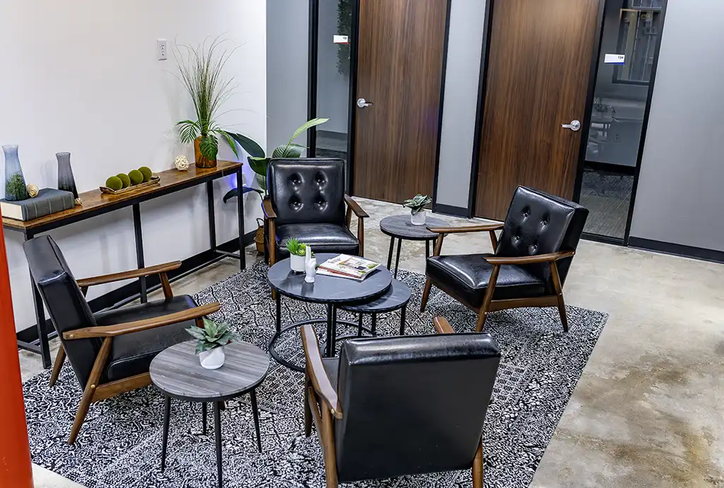 1100 West 23rd Urban Office by Yellow Crown Construction